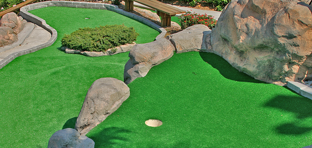 Theme Putting Green Landscaping