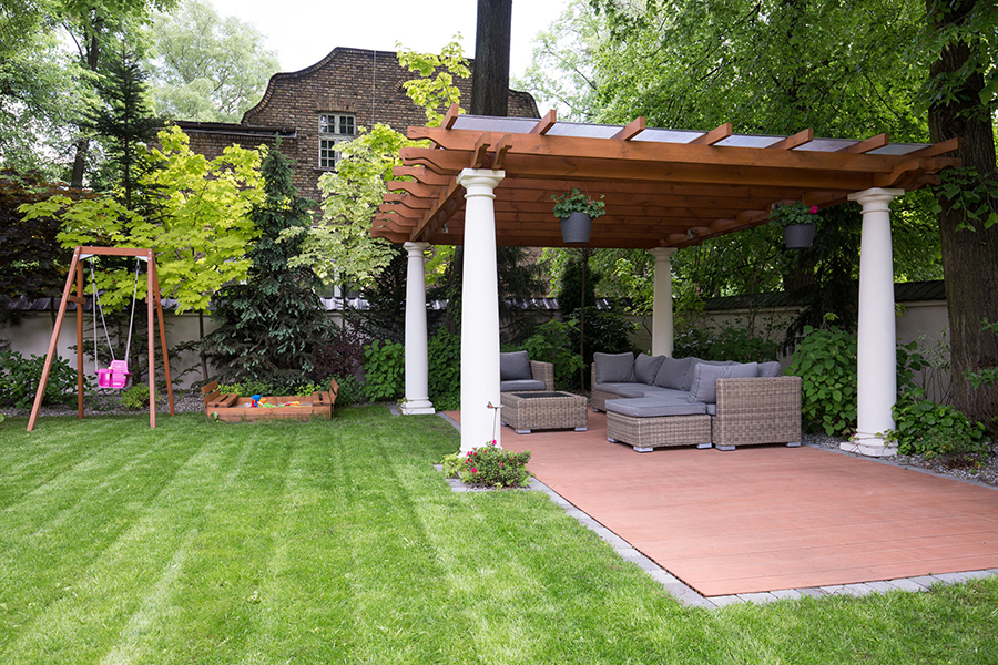 Backyard Landscape Design - Covered Patio